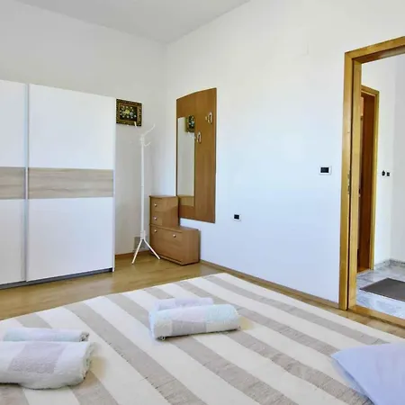 With Parking Space Valica, - 22453 *