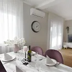 Apartman With Parking Space Valica, - 22453 *